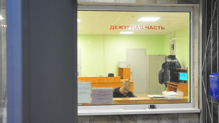 В Екатеринбурге трое мужчин пытались выбить себе зарплату с помощью гранаты