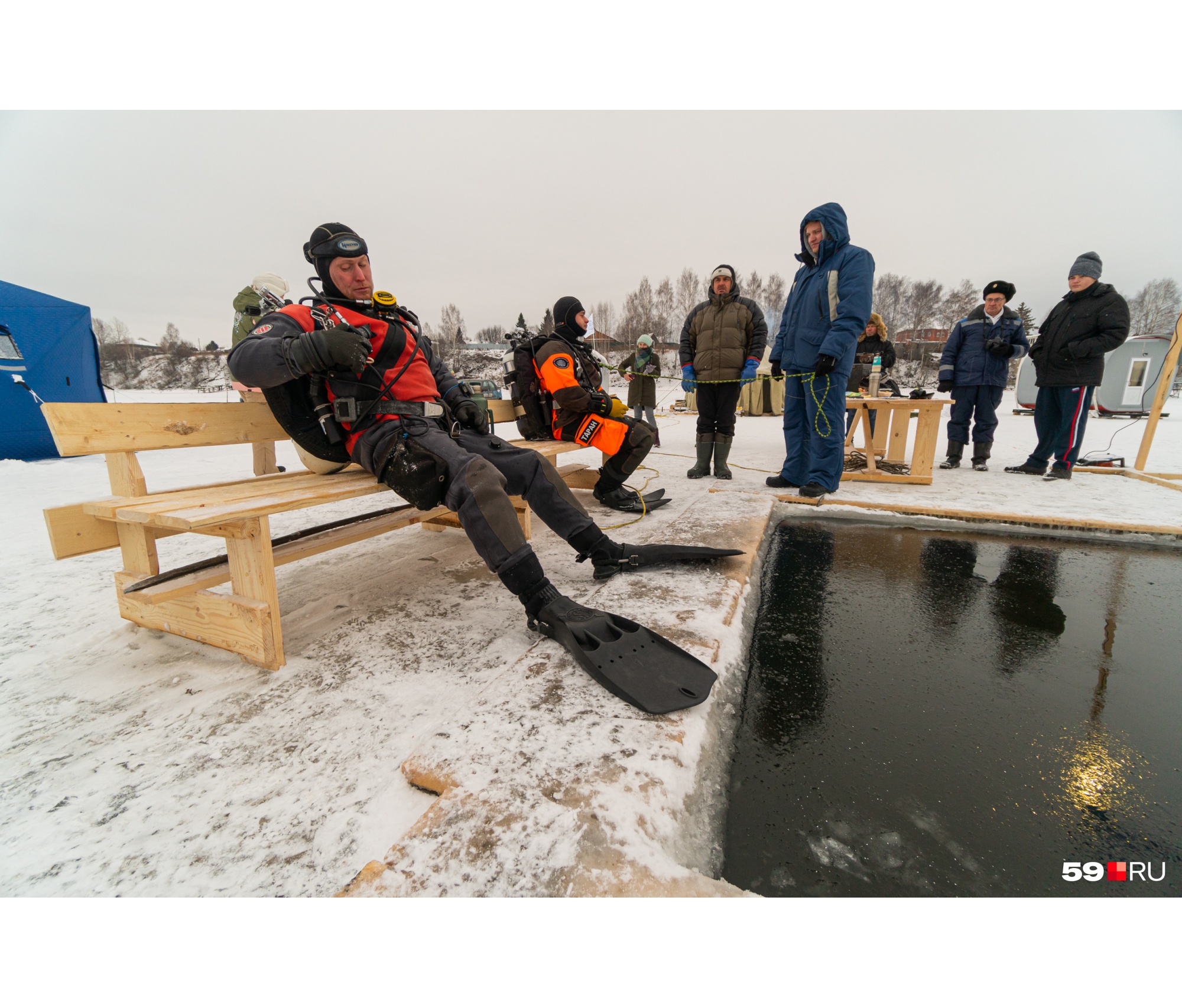Водолаз в полном снаряжении Водолаз в полном снаряжении 