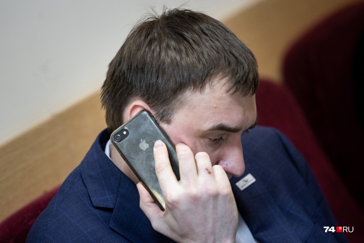 Пост уполномоченного по правам человека Антон Шарпилов занял в конце прошлого года и ушёл в отпуск без содержания, толком не успев поработать Пост уполномоченного по правам человека Антон Шарпилов занял в конце прошлого года и ушёл в отпуск без содержания, толком не успев поработать