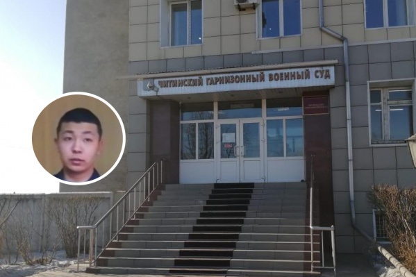 Солдата Руслана Мухатова обвиняют в издевательствах над сослуживцами Солдата Руслана Мухатова обвиняют в издевательствах над сослуживцами