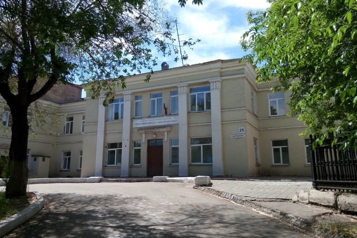 Из роддома уже выписали всех рожениц, теперь здесь ждут пациентов с COVID-19 Из роддома уже выписали всех рожениц, теперь здесь ждут пациентов с COVID-19