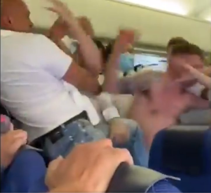 Кадр из видео в <a href="https://twitter.com/MicHighClub" class="_">twitter.com/MicHighClub</a>