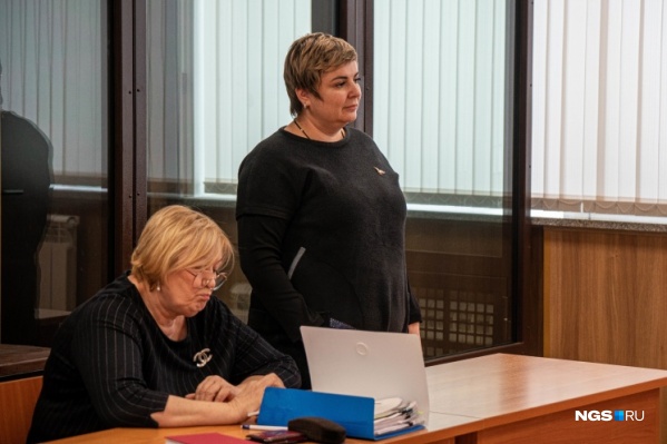 Елена Муренко (на фото справа) отказалась комментировать решение суда Елена Муренко (на фото справа) отказалась комментировать решение суда