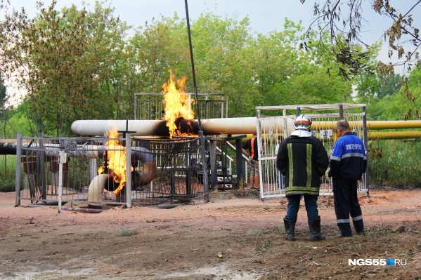 Спасатели справились с пожаром — теперь оставшийся газ должен выгореть полностью Спасатели справились с пожаром — теперь оставшийся газ должен выгореть полностью