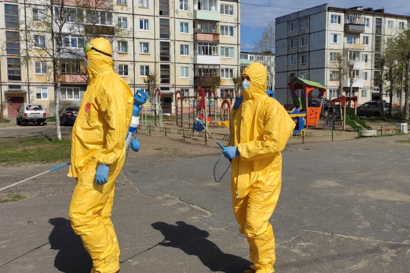 Улицы дезинфицируют 25 человек Улицы дезинфицируют 25 человек 