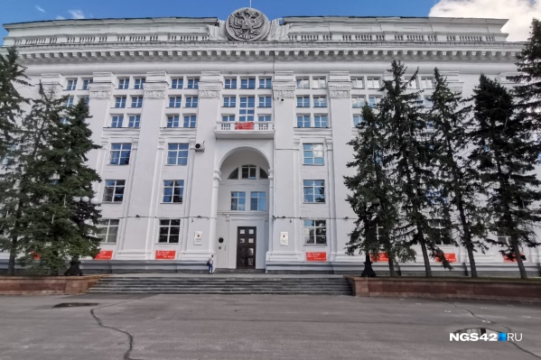 Ранее они планировали взять в кредит сразу 11 миллиардов рублей Ранее они планировали взять в кредит сразу 11 миллиардов рублей