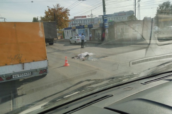 Пешеход выбежал на дорогу рядом с остановкой Пешеход выбежал на дорогу рядом с остановкой