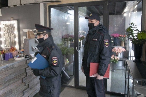 Облаву устроили на центральные кафе и магазины Облаву устроили на центральные кафе и магазины
