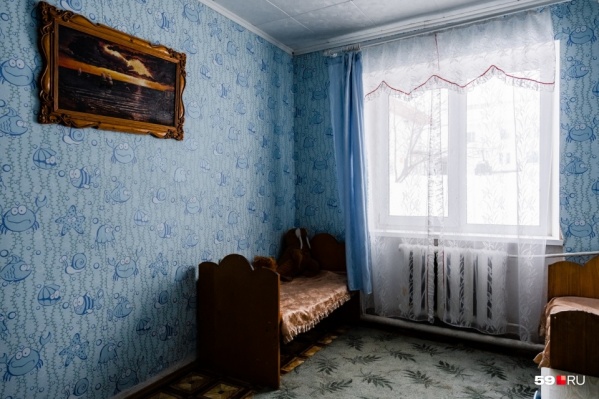 Это комната для свиданий в женской колонии. Здесь осужденные могут пообщаться со своими детьми Это комната для свиданий в женской колонии. Здесь осужденные могут пообщаться со своими детьми