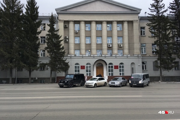 Власти Курганской области озвучили предварительные потери для бюджета от ограничения работы бизнеса Власти Курганской области озвучили предварительные потери для бюджета от ограничения работы бизнеса