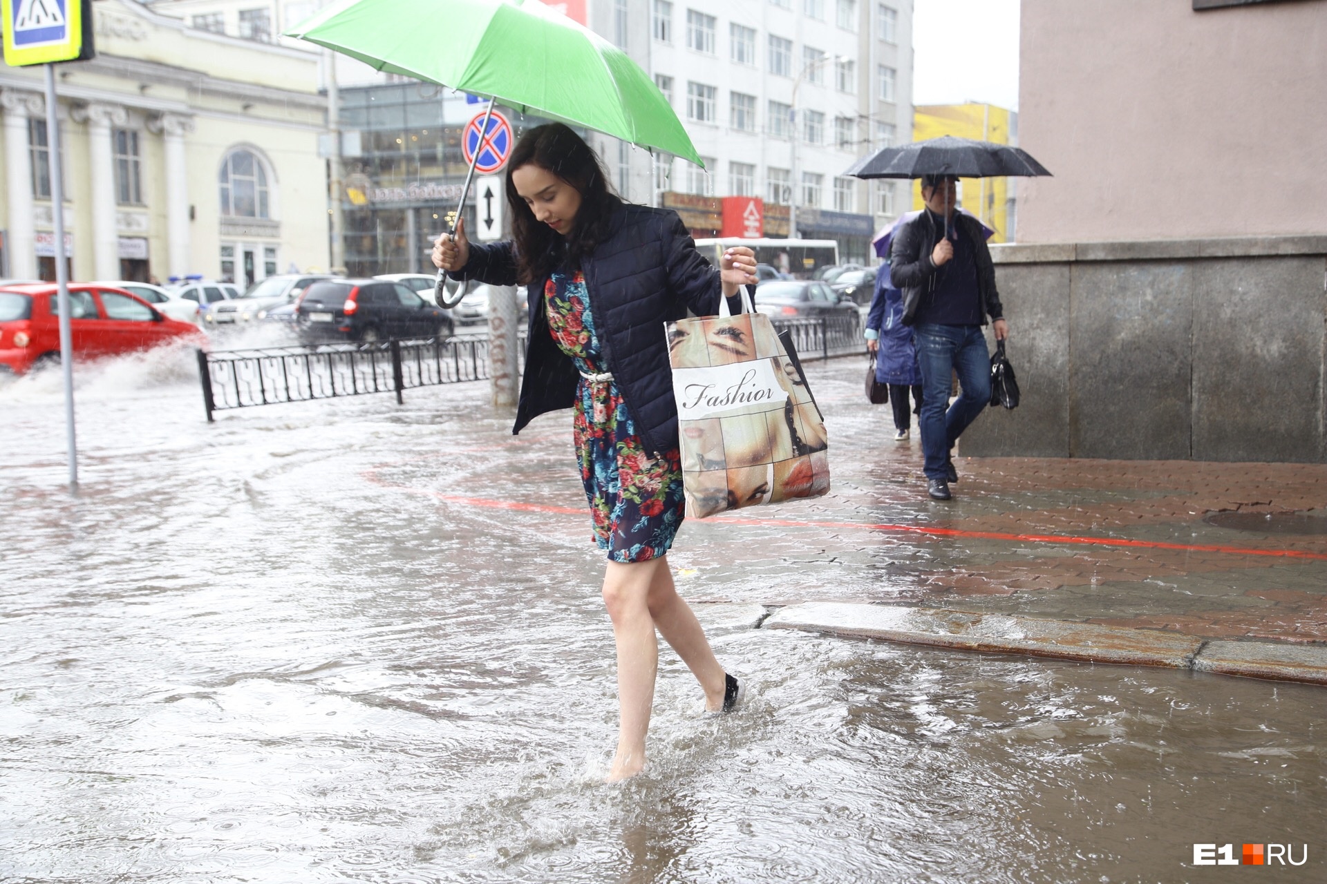 Гром и молнии! В выходные в Екатеринбурге пройдут настоящие тропические ливни