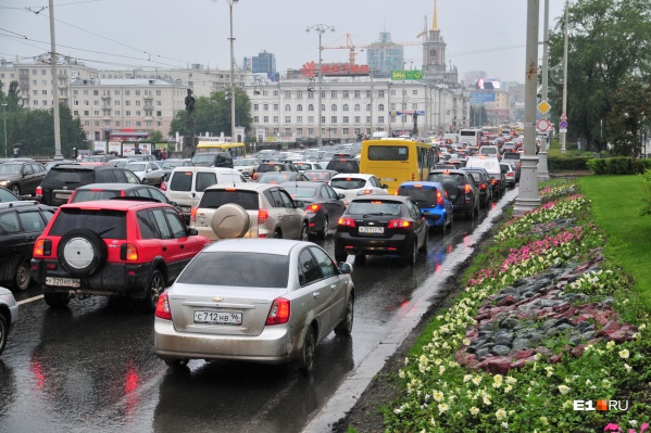 Пробки в екатеринбурге фото