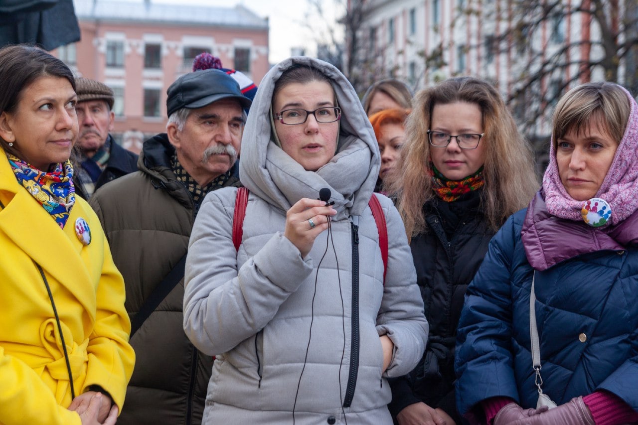 В Нижнем Новгороде родители на протестной акции потребовали вернуть детей в школы