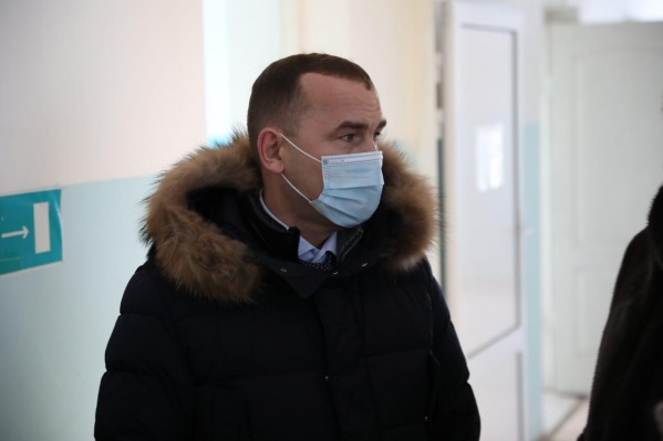 Вадим Шумков считает, что привлечь в регион медиков можно, только предложив им достойную зарплату Вадим Шумков считает, что привлечь в регион медиков можно, только предложив им достойную зарплату