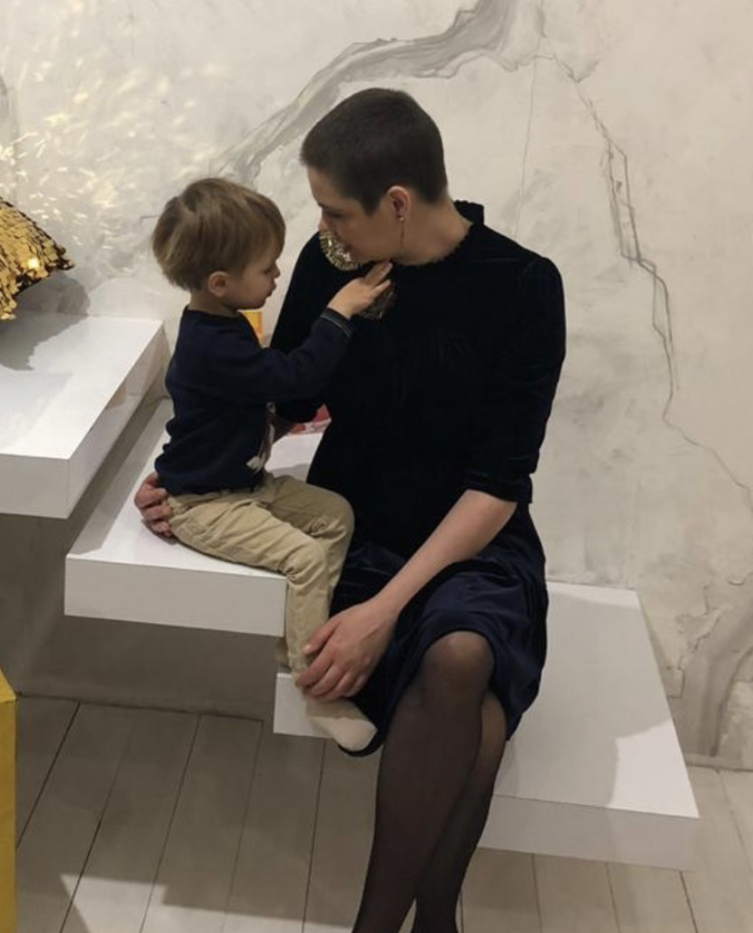 Родственники давили на нее, но она все равно стояла на своем Родственники давили на нее, но она все равно стояла на своем