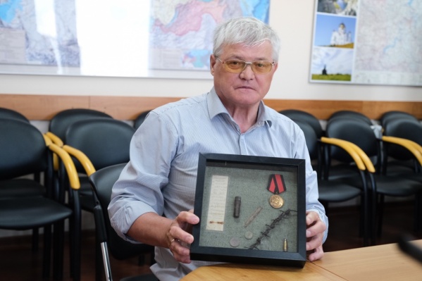 Петр с вещами своего дяди Петр с вещами своего дяди