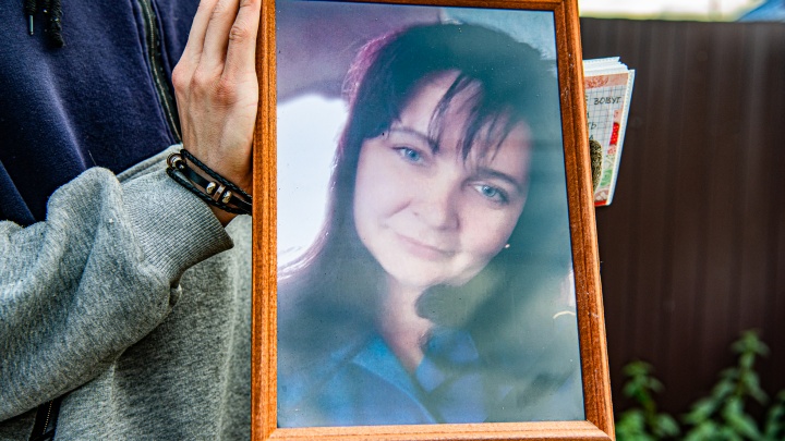 «Врачи обвиняли в симуляции». Уральская школьница отсудила у больницы 1,6 миллиона за смерть мамы