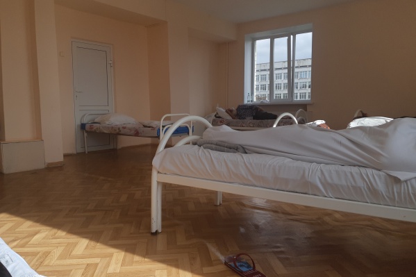 Так выглядят палаты в челябинской ГКБ <nobr class="_">№ 2</nobr>, где лечатся пациенты с ковидными пневмониями Так выглядят палаты в челябинской ГКБ <nobr class="_">№ 2</nobr>, где лечатся пациенты с ковидными пневмониями