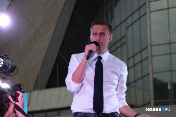 Алексей Навальный считает, что его одежда — важное вещественное доказательство Алексей Навальный считает, что его одежда — важное вещественное доказательство
