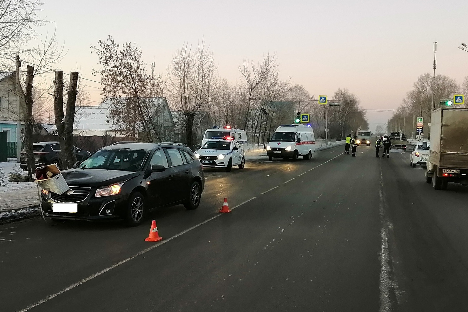 Перебегал дорогу на красный: в Нижнем Тагиле Chevrolet насмерть сбила 58-летнего пешехода
