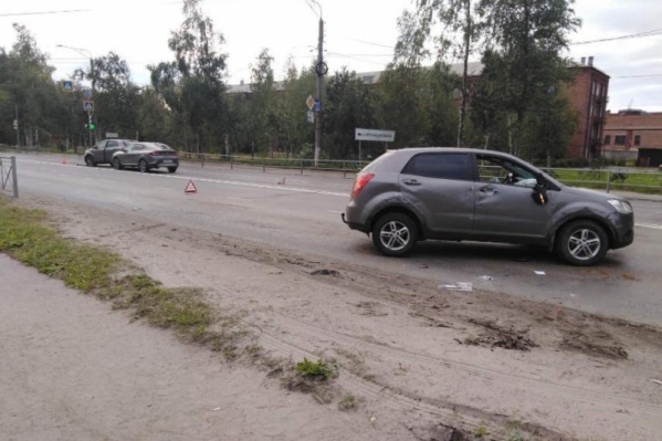 В аварии по вине водителя SsangYong пострадали еще два автомобиля В аварии по вине водителя SsangYong пострадали еще два автомобиля