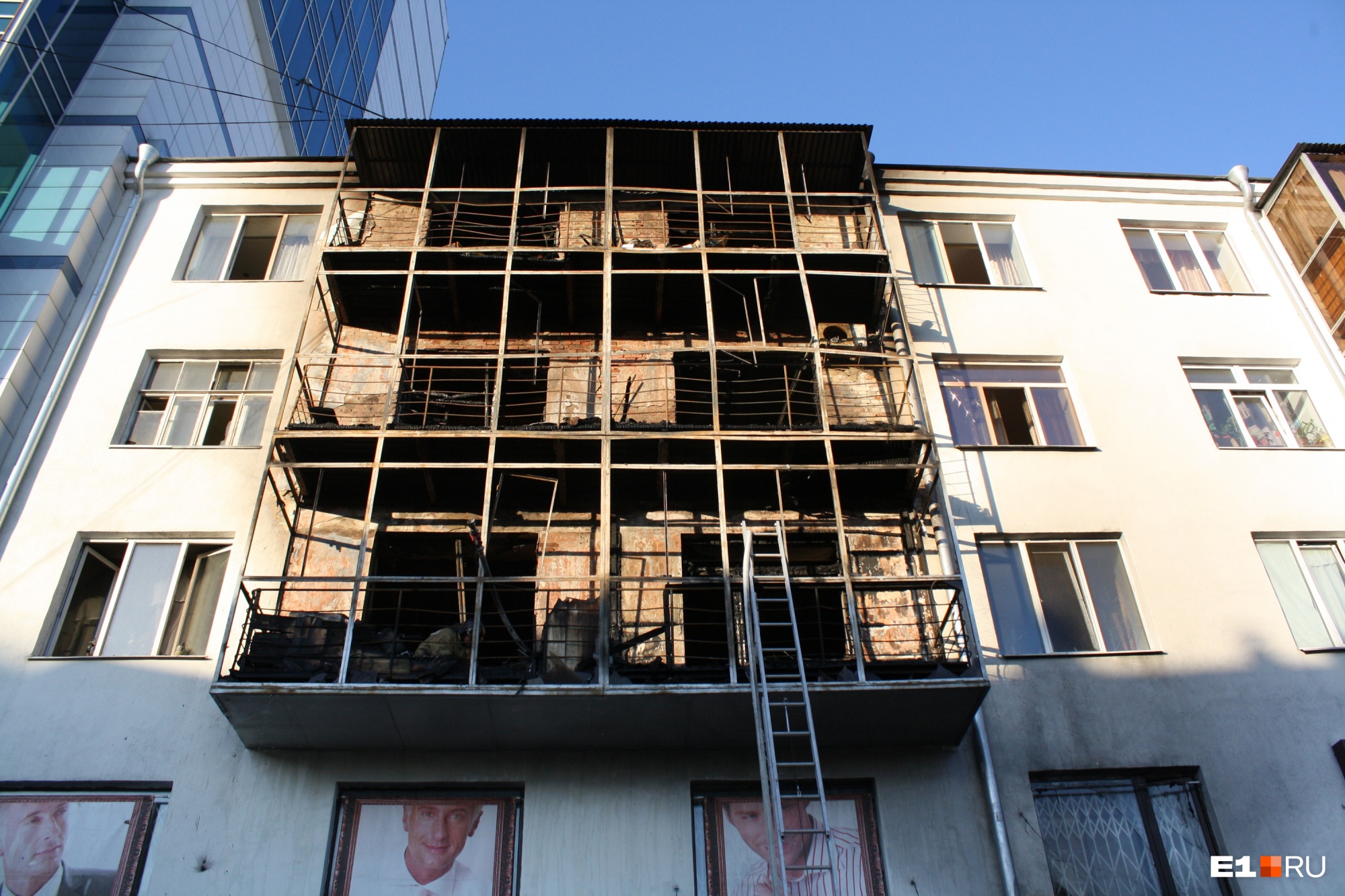 Жильцам дома-памятника в центре Екатеринбурга предложили выселиться из квартир посреди зимы