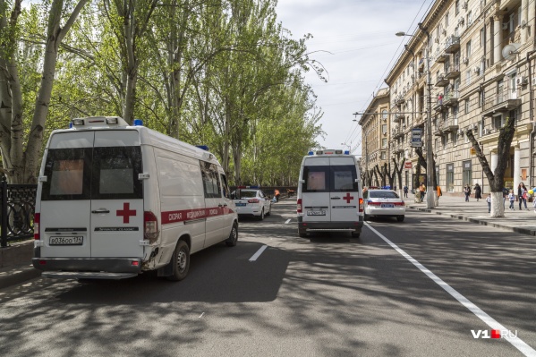 Скорые все чаще и чаще приезжают за заболевшими волгоградцами Скорые все чаще и чаще приезжают за заболевшими волгоградцами