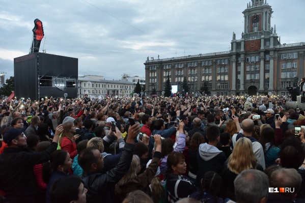 В этом году толп на площади не будет