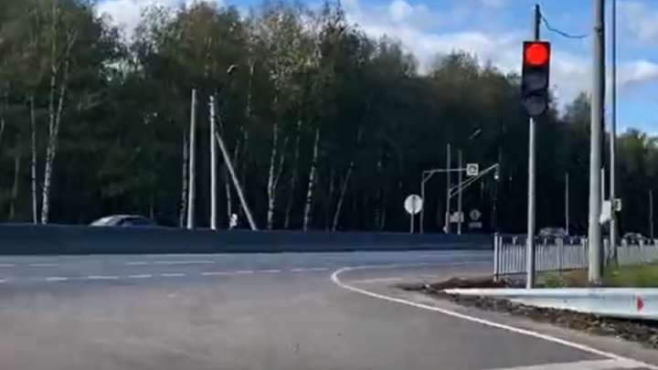 На Московском шоссе появился новый разворот у «Леруа Мерлен». Не все автомобилисты довольны