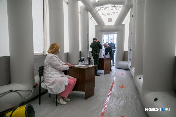 Больницы возобновили плановую работу, но с беспрецедентными мерами предосторожности Больницы возобновили плановую работу, но с беспрецедентными мерами предосторожности