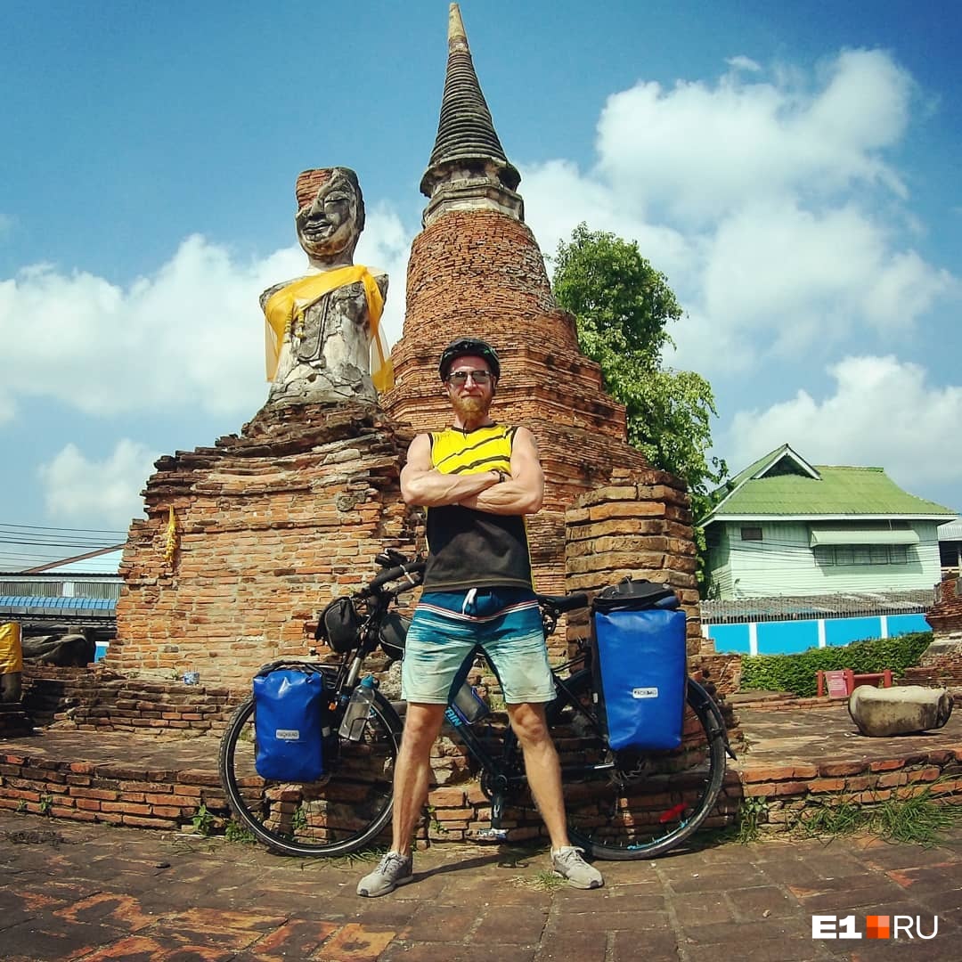 Богдан на велосипеде доехал до старинного города Аюттхая в Камбодже