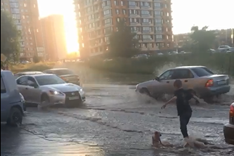 Впрочем, некоторые жители района даже рады внезапному подтоплению Впрочем, некоторые жители района даже рады внезапному подтоплению