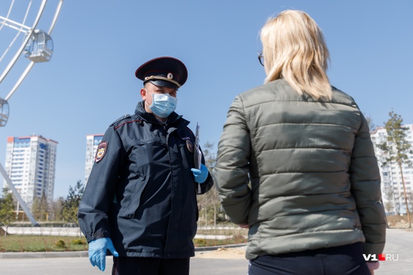 Чиновники и полицейские работают в городах и районах области Чиновники и полицейские работают в городах и районах области