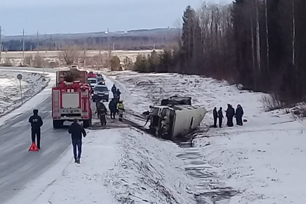 Помимо погибшего в ДТП пострадали ещё три человека — они находятся в больнице Помимо погибшего в ДТП пострадали ещё три человека — они находятся в больнице