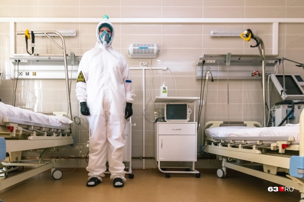 Пациентов, которые переносят вирус особенно тяжело, врачи переводят на ИВЛ Пациентов, которые переносят вирус особенно тяжело, врачи переводят на ИВЛ