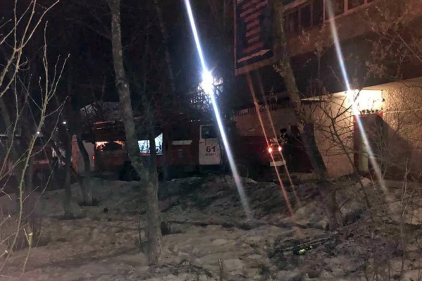 Пожар начался после закрытия торгового центра Пожар начался после закрытия торгового центра