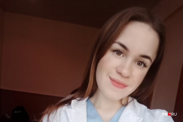 Отважная девушка готова помогать тем, кого подкосил опасный вирус Отважная девушка готова помогать тем, кого подкосил опасный вирус