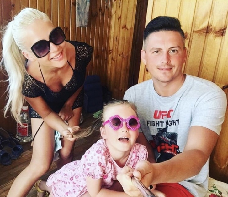 Анна говорит, что совмещать семью, службу и спорт было непросто Анна говорит, что совмещать семью, службу и спорт было непросто