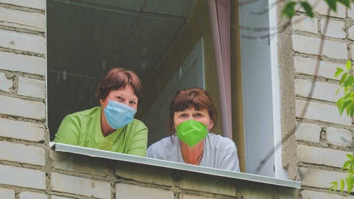 В Свердловской области в больницы вернули маски. А как в Пермском крае?