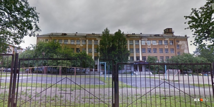 Власти отложили строительство нового здания для легендарной школы у Метеогорки