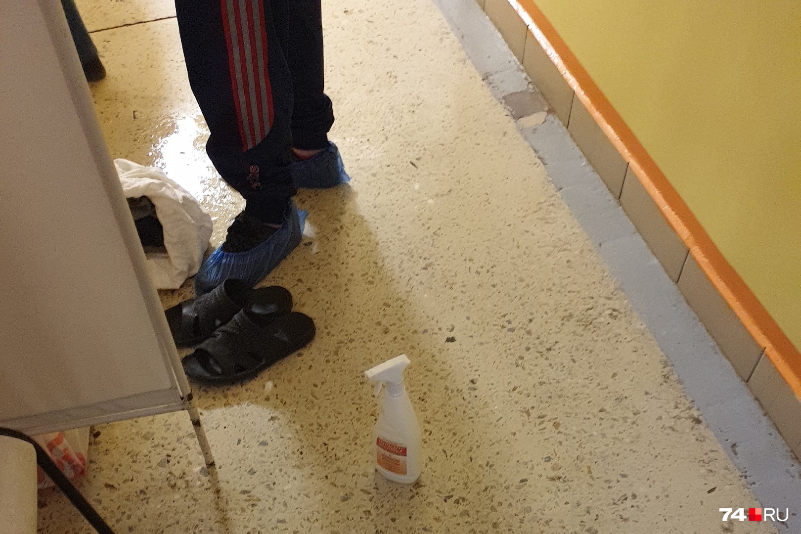 В итоге вещи и одежду обработали дезраствором В итоге вещи и одежду обработали дезраствором
