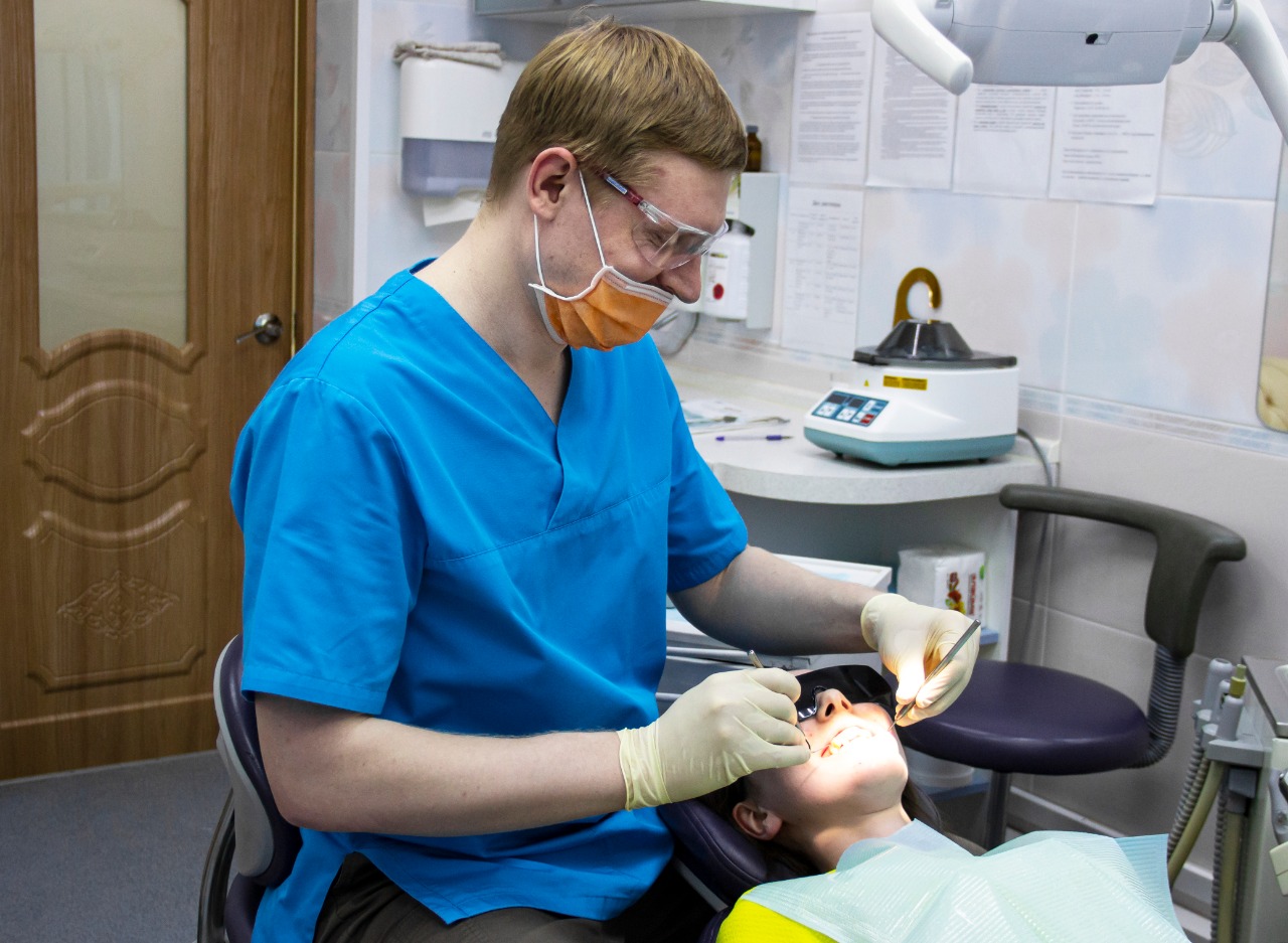 Если быстро решиться на установку имплантов, поставить их можно сразу после удаления зуба