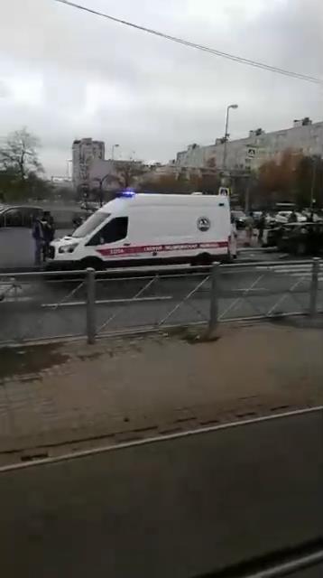 Скриншот видео из группы <a class="author _" href="https://vk.com/wall-68471405_14004547" data-from-id="-68471405" data-post-id="-68471405_14004547" data-post-click-type="post_owner_link">«ДТП и ЧП | Санкт-Петербург»</a>