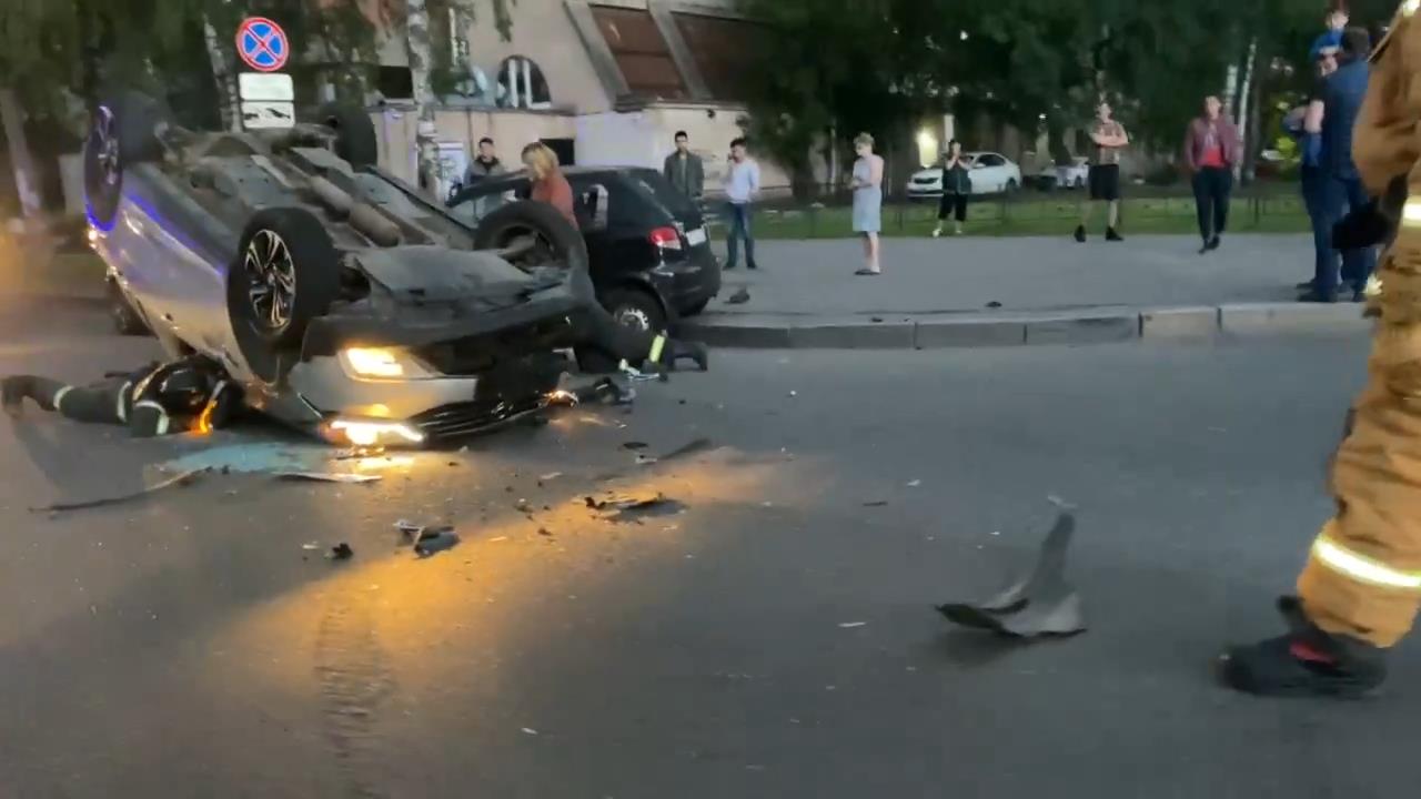 Скриншот видео из группы <a href="https://vk.com/wall-68471405_13473965" target="_blank" class="_">«ДТП и ЧП | Санкт-Петербург»</a>