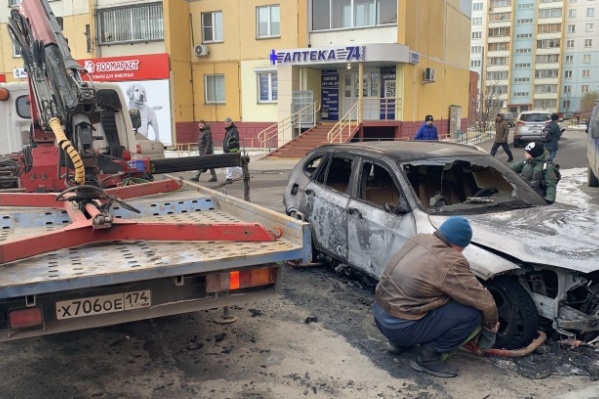 Машину сожгли в ночь на 24 ноября на Северо-Западе Челябинска Машину сожгли в ночь на 24 ноября на Северо-Западе Челябинска
