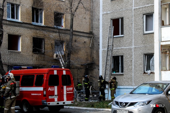 Очевидцы сообщают, что после взрыва в больнице начался пожар в соседнем общежитии Очевидцы сообщают, что после взрыва в больнице начался пожар в соседнем общежитии 