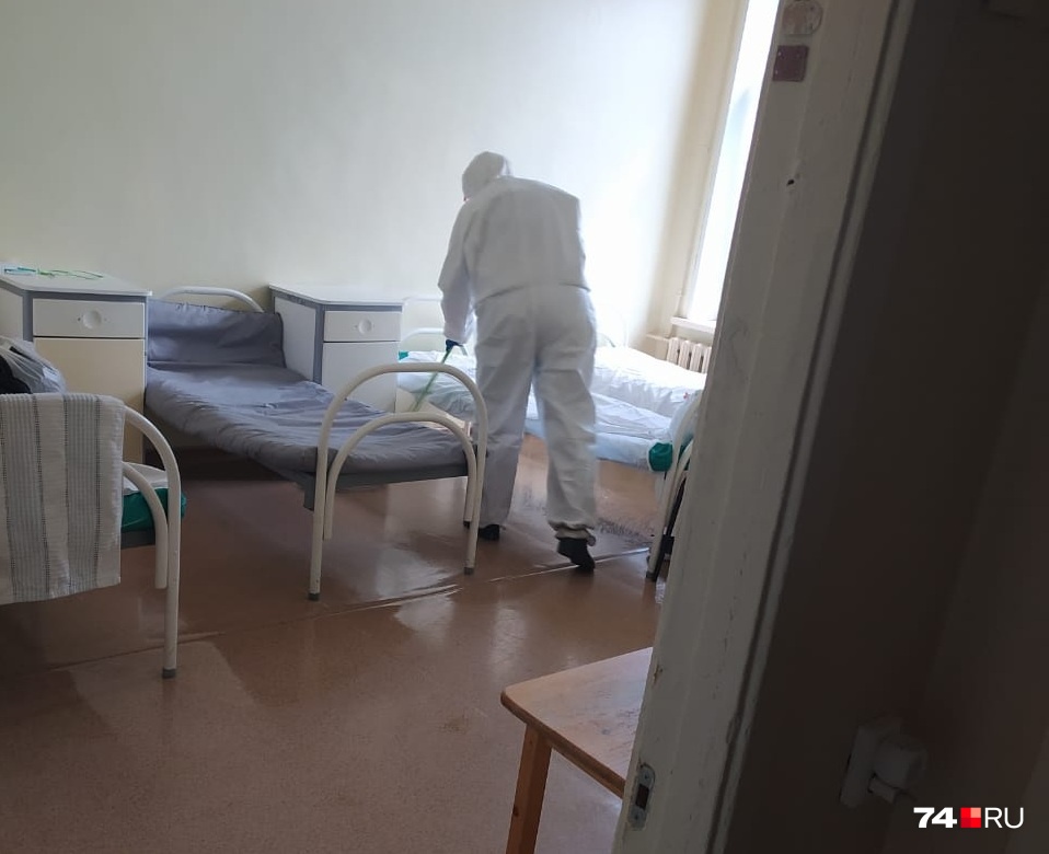 Жена вахтовика с COVID-19 объяснила, почему муж по возвращении в Челябинск отказался лечь в больницу