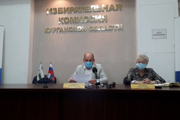 Председатель избирательной комиссии Курганской области Валерий Самокрутов провел брифинг о ходе голосования Председатель избирательной комиссии Курганской области Валерий Самокрутов провел брифинг о ходе голосования