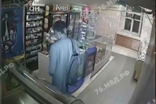 Мужчина похитил из кассы более пяти тысяч рублей Мужчина похитил из кассы более пяти тысяч рублей