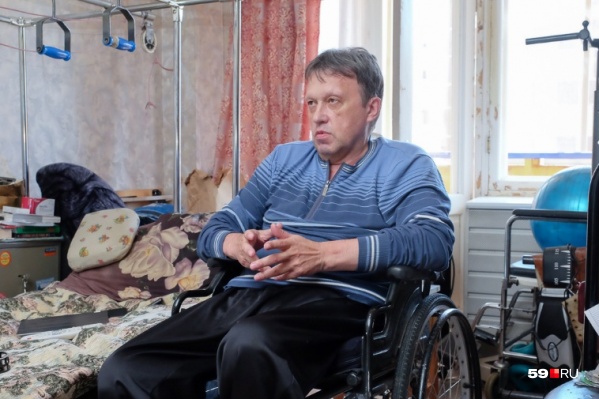 К инвалидной коляске Юрий Гарипов прикован 16 лет К инвалидной коляске Юрий Гарипов прикован 16 лет